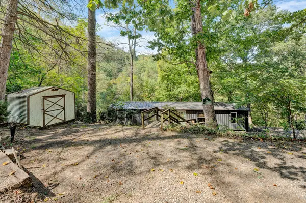 106 Deer Hill Rd, Goodview, VA 24095-2438