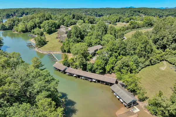 401 Harbor Ridge Dr, Goodview, VA 24095-2307