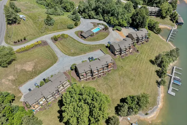 401 Harbor Ridge Dr, Goodview, VA 24095-2307