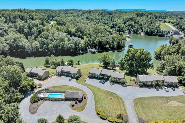 401 Harbor Ridge Dr, Goodview, VA 24095-2307