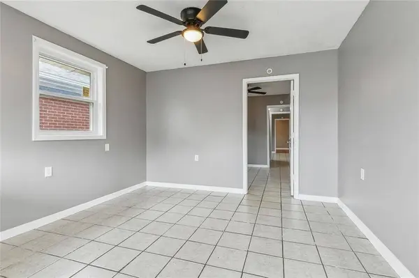 2330 32 N CLAIBORNE AVE, New Orleans, LA 70117