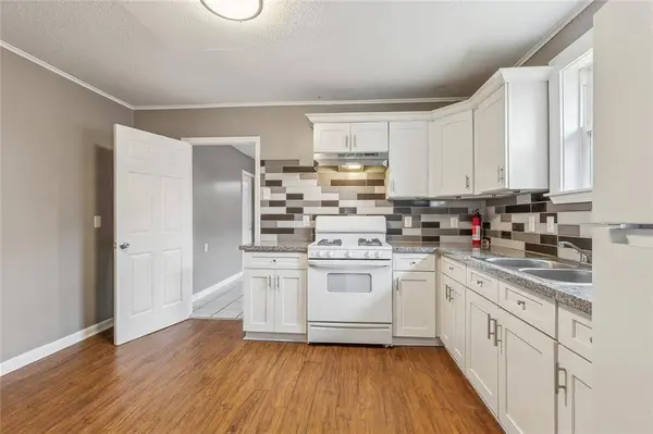 2330 32 N CLAIBORNE AVE, New Orleans, LA 70117
