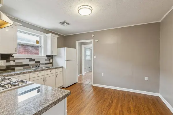 2330 32 N CLAIBORNE AVE, New Orleans, LA 70117