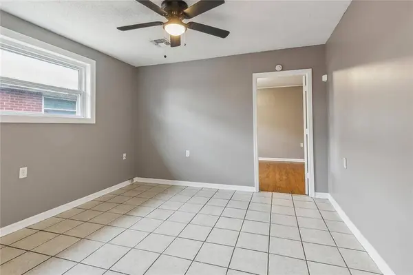 2330 32 N CLAIBORNE AVE, New Orleans, LA 70117