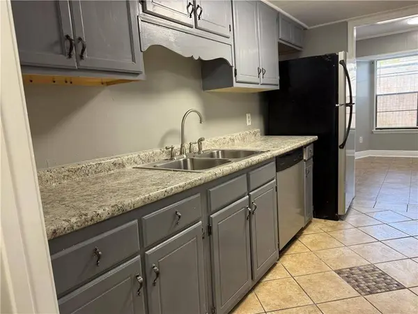 2405 OXFORD PL, Gretna, LA 70056