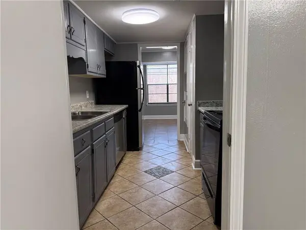2405 OXFORD PL, Gretna, LA 70056