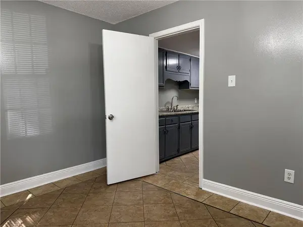 2405 OXFORD PL, Gretna, LA 70056