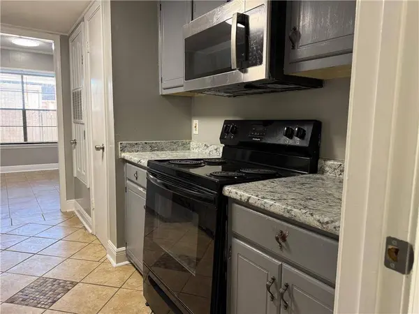 2405 OXFORD PL, Gretna, LA 70056