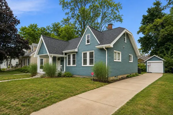 1037 Arlington NE Street, Grand Rapids, MI 49505