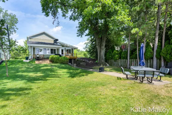 7353 Davies NE Drive, Rockford, MI 49341