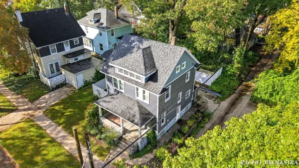 449 Giddings SE Avenue, Grand Rapids, MI 49506