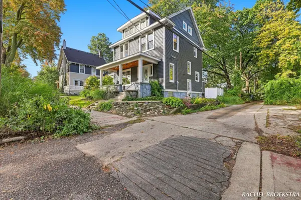 449 Giddings SE Avenue, Grand Rapids, MI 49506