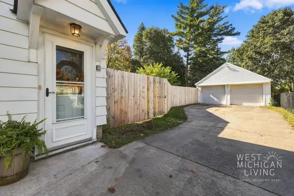1915 Blandford SW Avenue, Wyoming, MI 49519