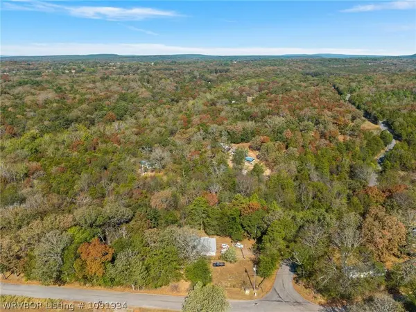 9915 Lucian Wood RD, Cedarville, AR 72932