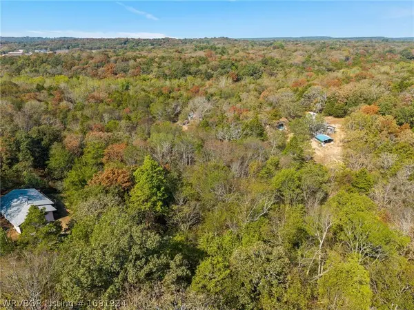 9915 Lucian Wood RD, Cedarville, AR 72932