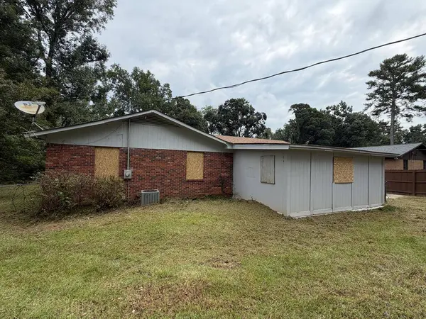304 Possum Hollow Rd, Greenwood, SC 29646