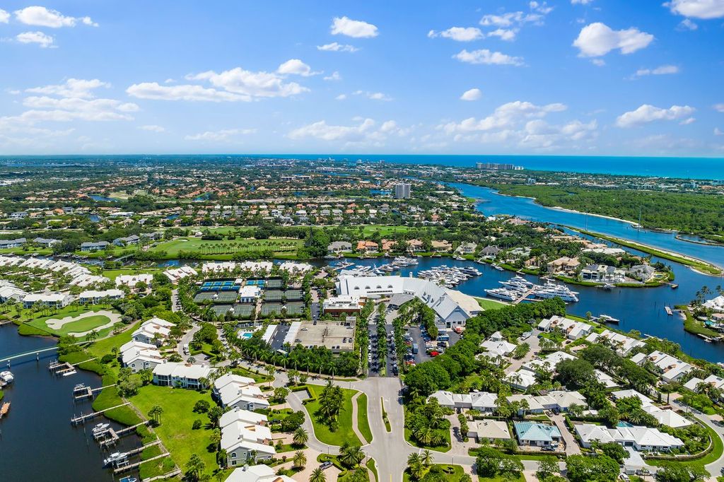 Aerial view of Admirals Cove golf and waterfront community