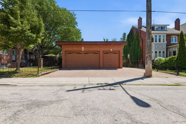 376 Sunnyside AVE, Toronto W01, ON M6R 2R8