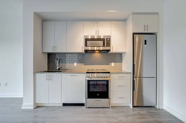 1195 The Queensway AVE #803, Toronto W08, ON M8Z 1R6