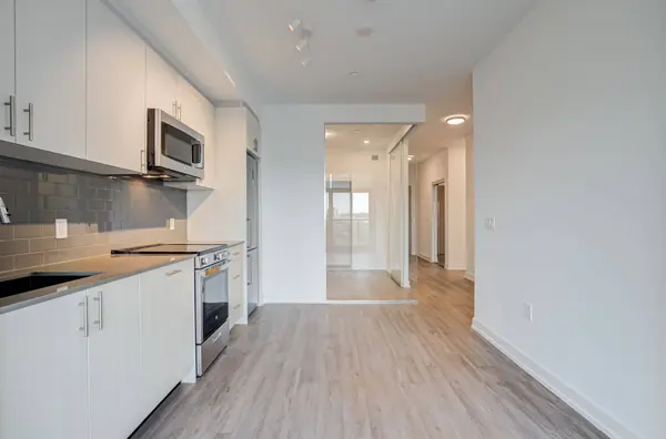 1195 The Queensway AVE #803, Toronto W08, ON M8Z 1R6