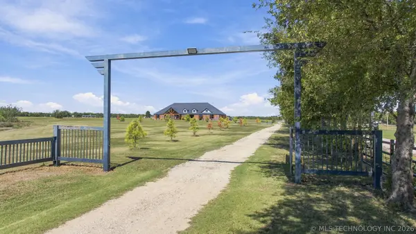4011 E 201st ST S, Mounds, OK 74047