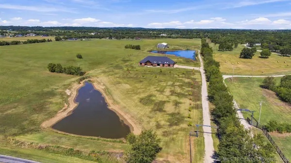 4011 E 201st ST S, Mounds, OK 74047