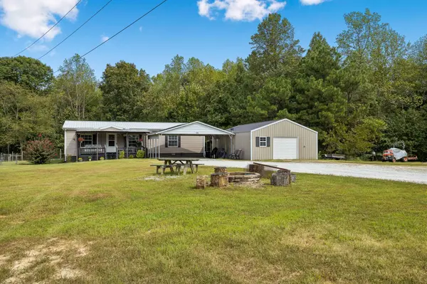 2430 Old Natchez Trace Trl, Camden, TN 38320