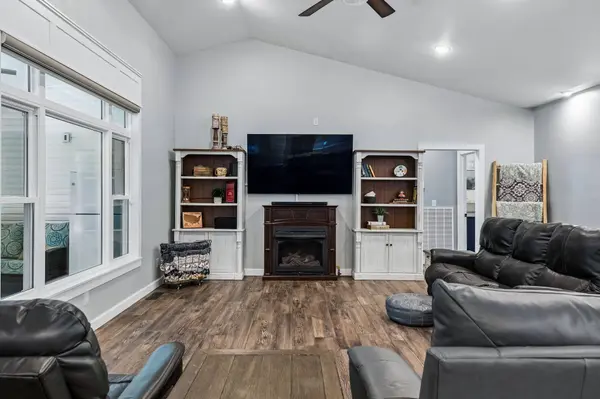 2428 Old Natchez Trace Trl, Camden, TN 38320