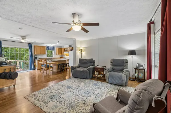 2430 Old Natchez Trace Trl, Camden, TN 38320