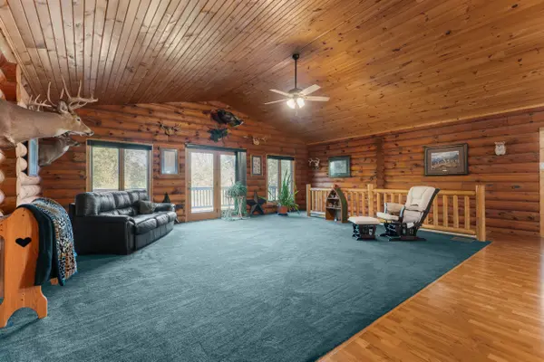 18158 Willow Rd, Altura, MN 55910-4082
