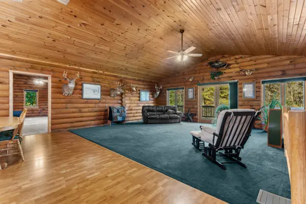 18158 Willow Rd, Altura, MN 55910-4082