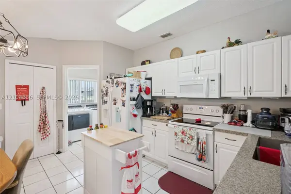 2563 Sheffield, Other City - In The State Of Florida, FL 32738