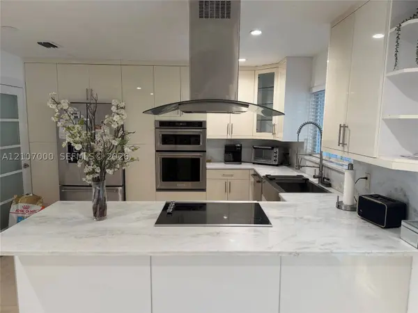 855 NW 17th Pl #1, Miami, FL 33125