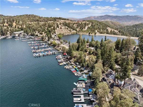611 S611A - Dock 1/2 a Double, Lake Arrowhead, CA 92352