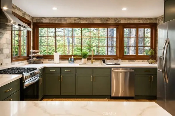 135 S Fairway DR, Lake Arrowhead, CA 92352