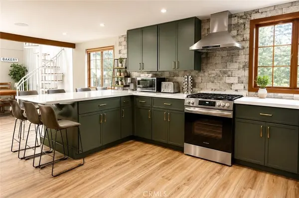 135 S Fairway DR, Lake Arrowhead, CA 92352