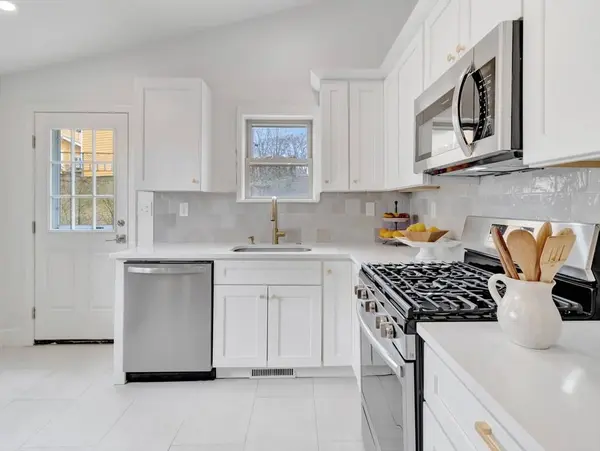 185 Colburn St #185, Dedham, MA 02026