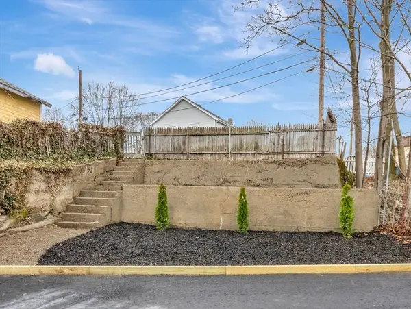185 Colburn St #185, Dedham, MA 02026