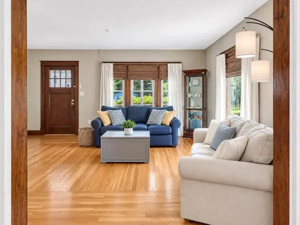 32-34 Eddy St, Mansfield, MA 02048