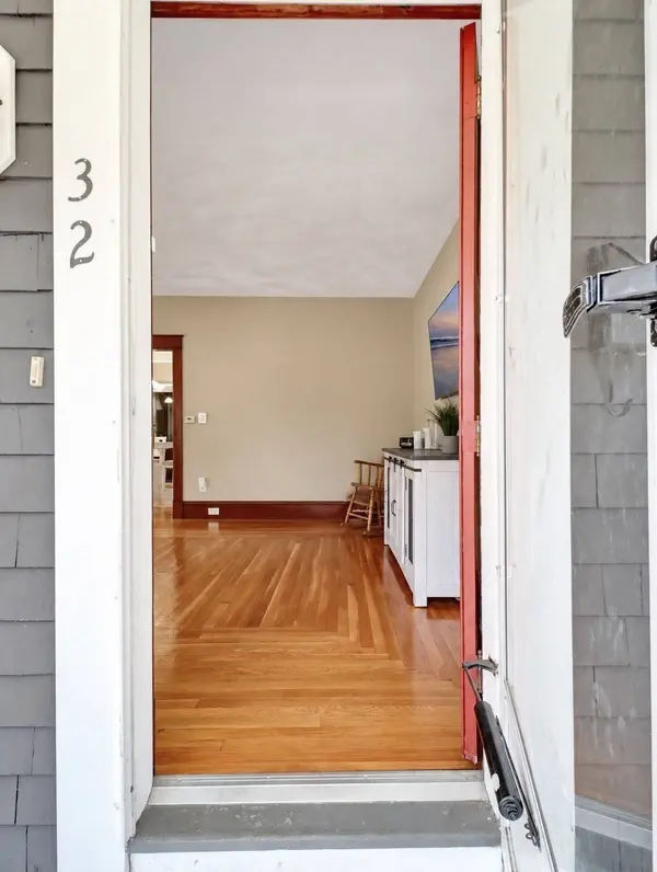 32-34 Eddy St, Mansfield, MA 02048