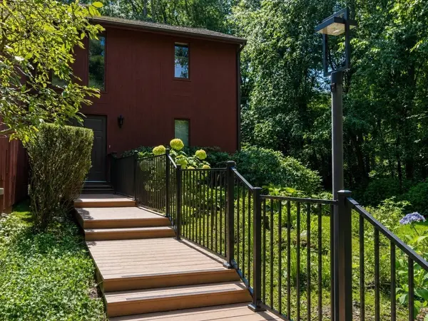 9 Running Stream Rd, Rehoboth, MA 02769
