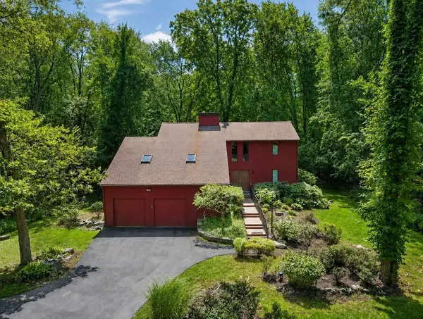 9 Running Stream Rd
