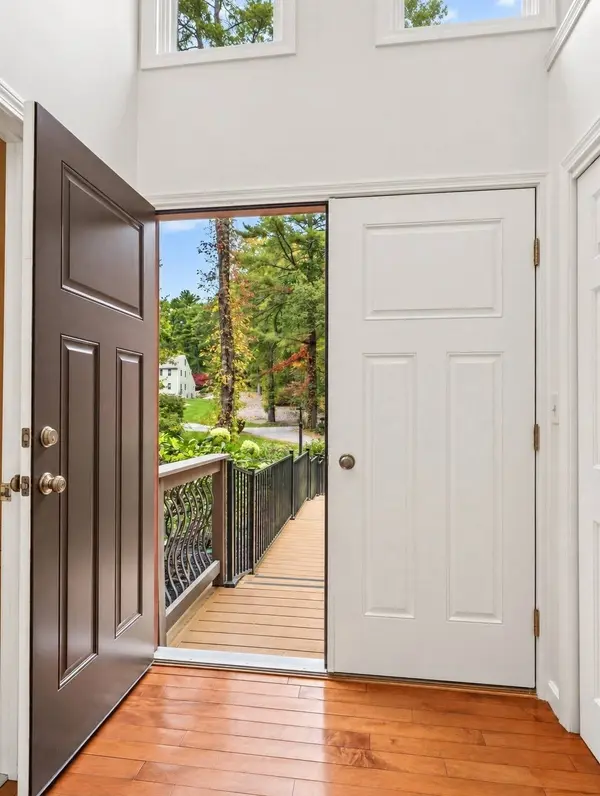 9 Running Stream Rd, Rehoboth, MA 02769