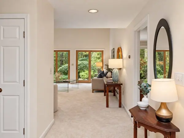 9 Running Stream Rd, Rehoboth, MA 02769