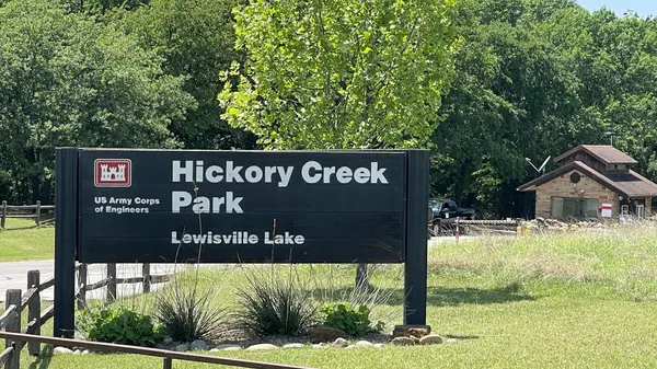 feature image of Living in Hickory Creek: Hickory Creek, Texas: Lakeside Living with Small-Town Charm