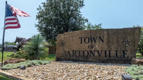 feature image of Bartonville, Texas: Scenic Luxury Living With A Small-Town Heart