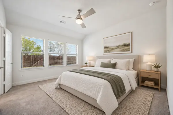 925 King St, Aubrey, TX 76227-4654