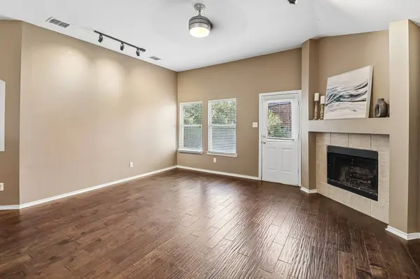 6008 Marsh Rail DR, Denton, TX 76208