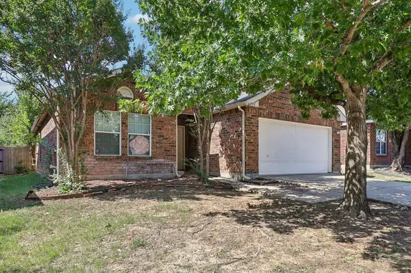 6008 Marsh Rail DR, Denton, TX 76208