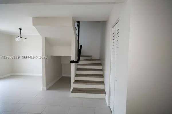 8985 Palm Tree Ln #8985, Pembroke Pines, FL 33024